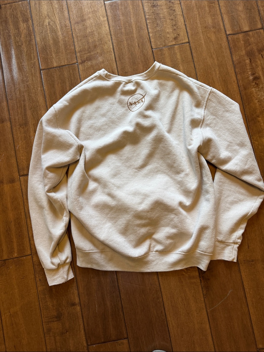 NASA Logo Cream Crewneck Sweatshirt adult sized small. Read description - Picture 2 of 2